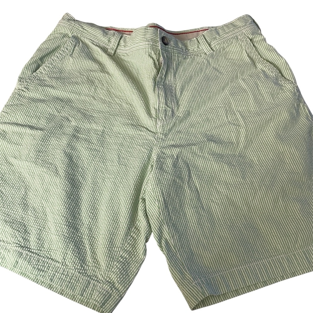 Izod Men's Light Green seersucker Striped Shorts - Picture 1 of 4